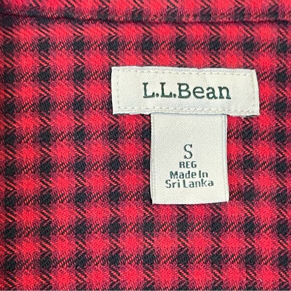 L.L. Bean, Red Plaid Button-Up Shirt. Size Small. In excellent condition! - Picture 4 of 8